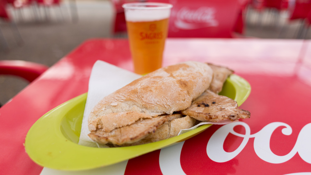 Farturas, lombinhos e bolachas: 3 sabores a não perder na Feira de Sant’Iago